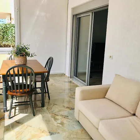 Cosy And Comfy Near The Beach
