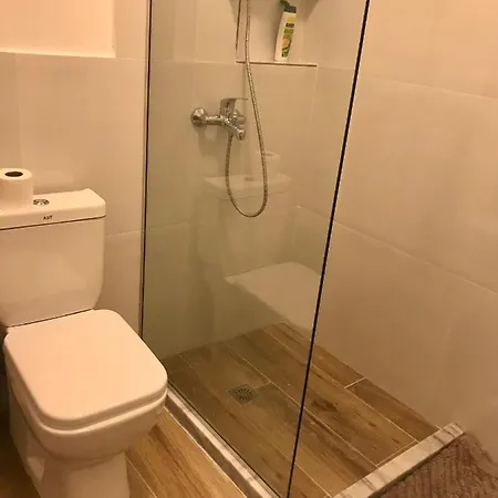 Cosy And Comfy Near The Beach Appartement Saranda